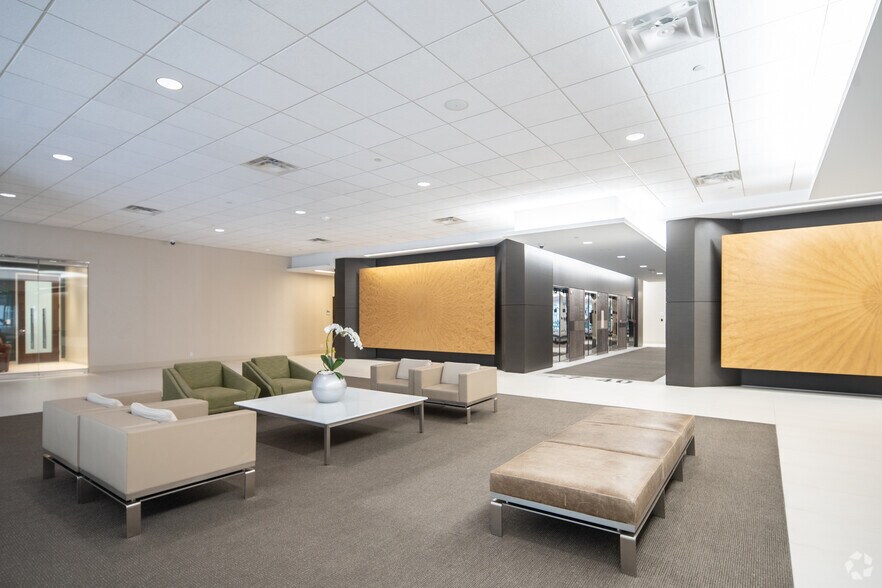 More Photos Of 777 Main St, Fort Worth Office For Lease