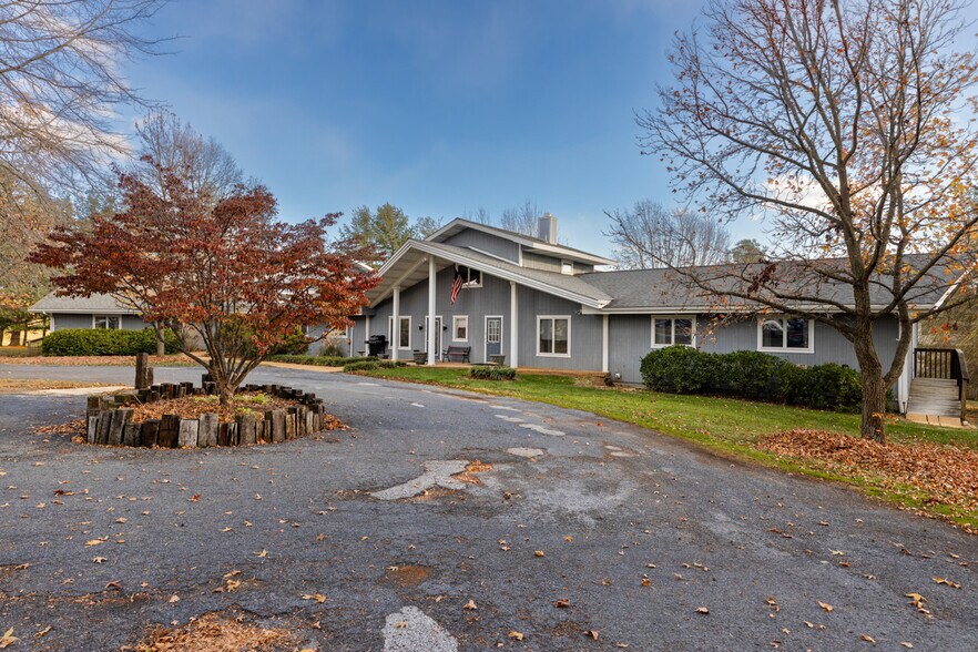 More Photos Of 218 Mill Rd, Woodstock Congregate Senior Housing For Sale