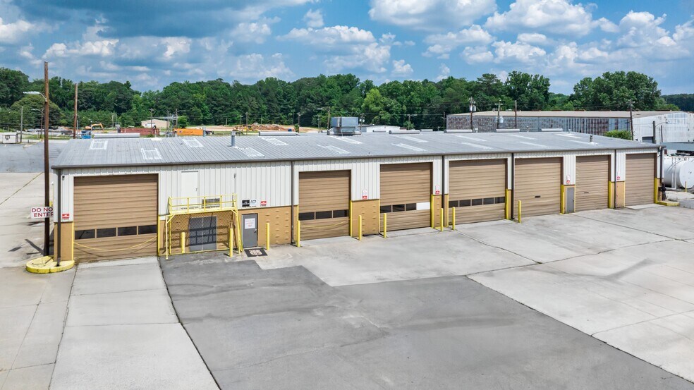 More Photos Of 2770 Peyton Rd NW, Atlanta Warehouse For Lease