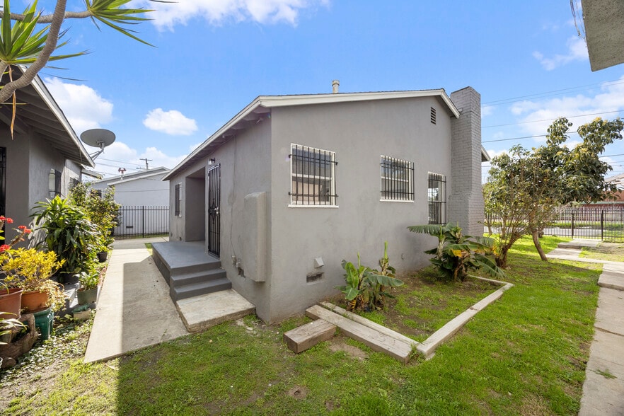 More Photos Of 11008 Willowbrook Ave, Los Angeles Multifamily For Sale