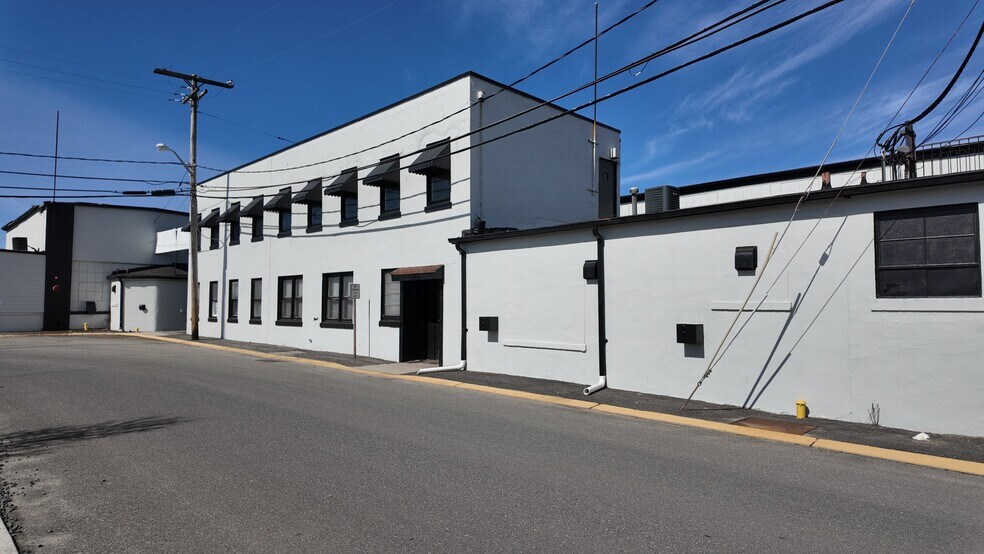 More Photos Of 3 Cass St, Keyport Warehouse For Lease