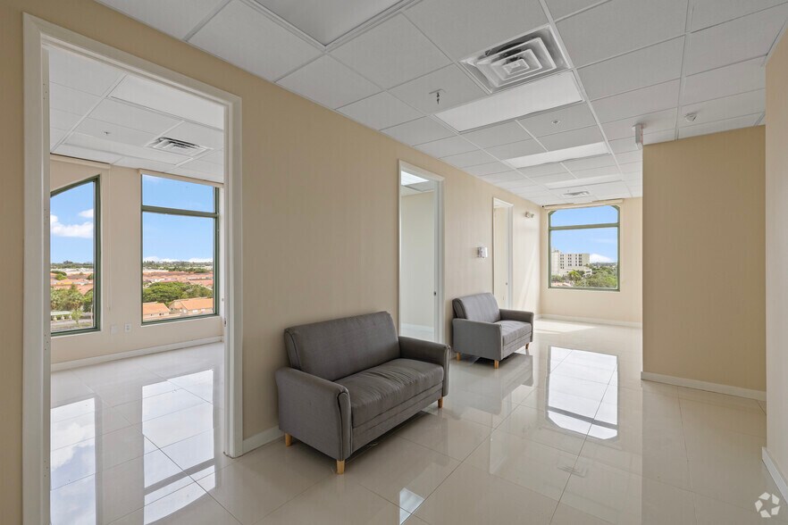 More Photos Of 2387 W 68th St, Hialeah Medical For Lease