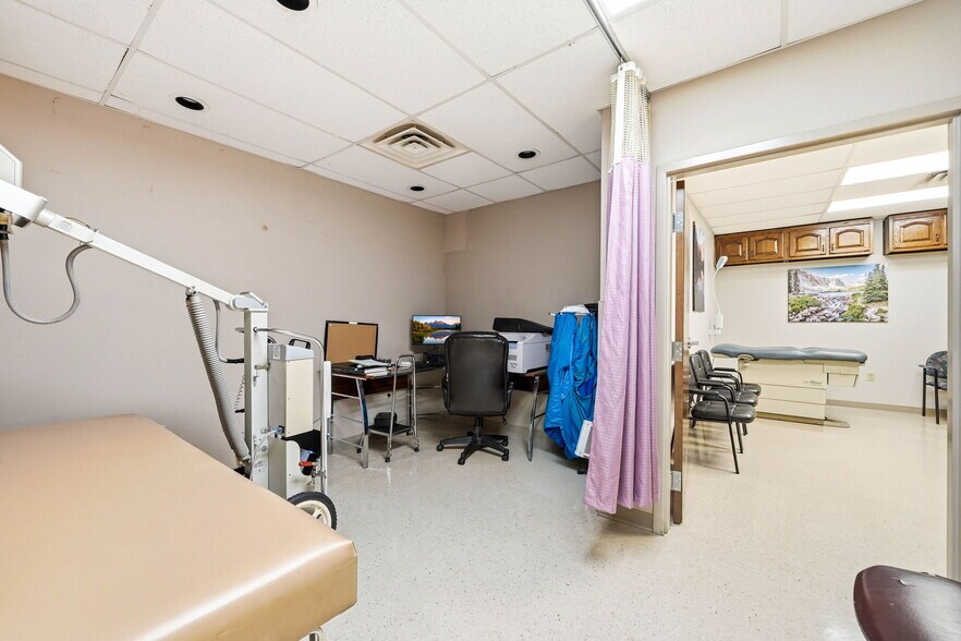 More Photos Of 329 Wesley St, Johnson City Medical For Sale