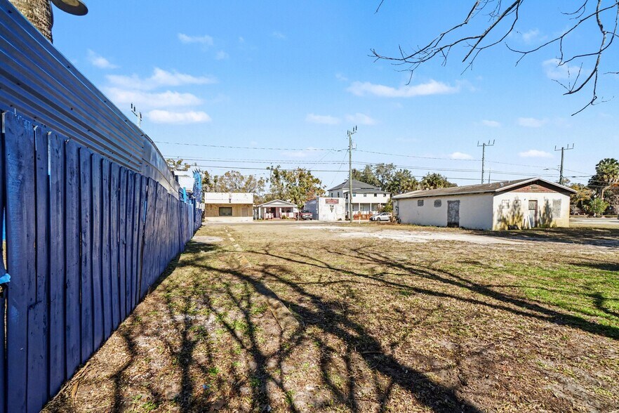 More Photos Of 1013 Historic Goldsboro Blvd, Sanford Light Manufacturing For Sale