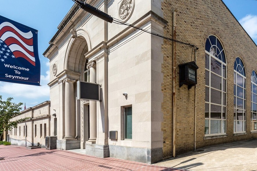 More Photos Of 115 Main St, Seymour General Retail For Sale