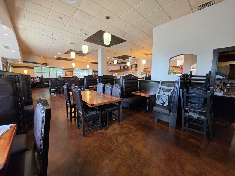 More Photos Of 2813 W Walnut St, Rogers Restaurant For Sale