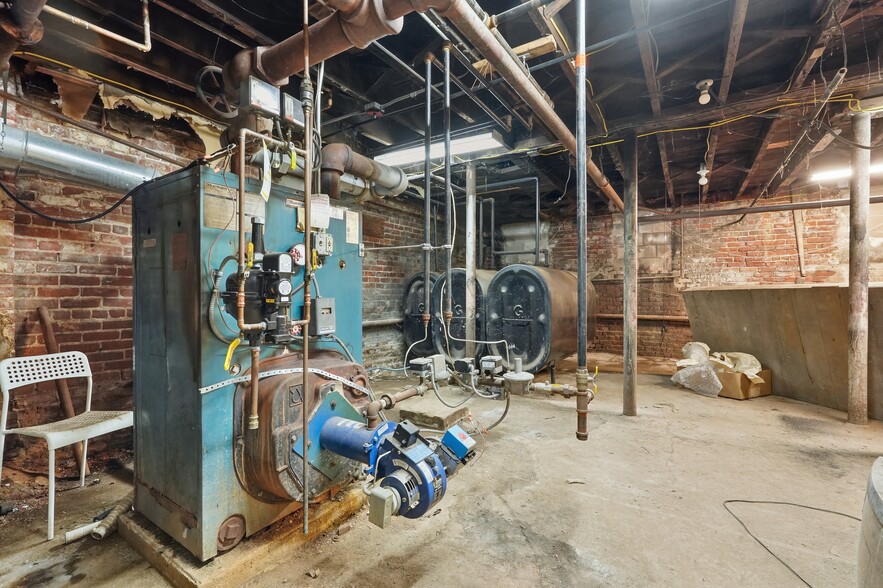 More Photos Of 226-228 Sargeant St, Holyoke Storefront Retail Residential For Sale