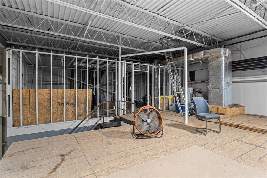 More Photos Of 59230 Havenridge Rd, New Haven Manufacturing For Sale
