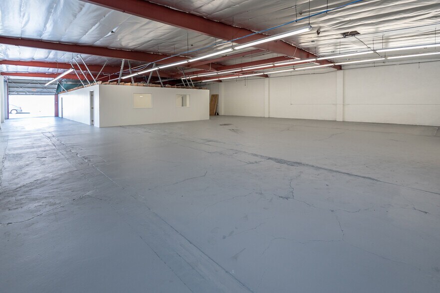More Photos Of 1720 E Holly Ave, El Segundo Warehouse For Lease