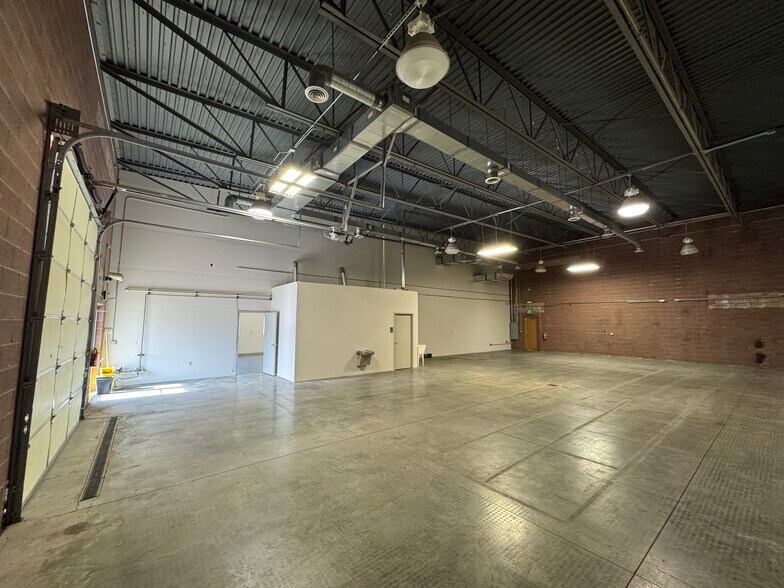 More Photos Of 1075 Ford St, Colorado Springs Warehouse For Lease