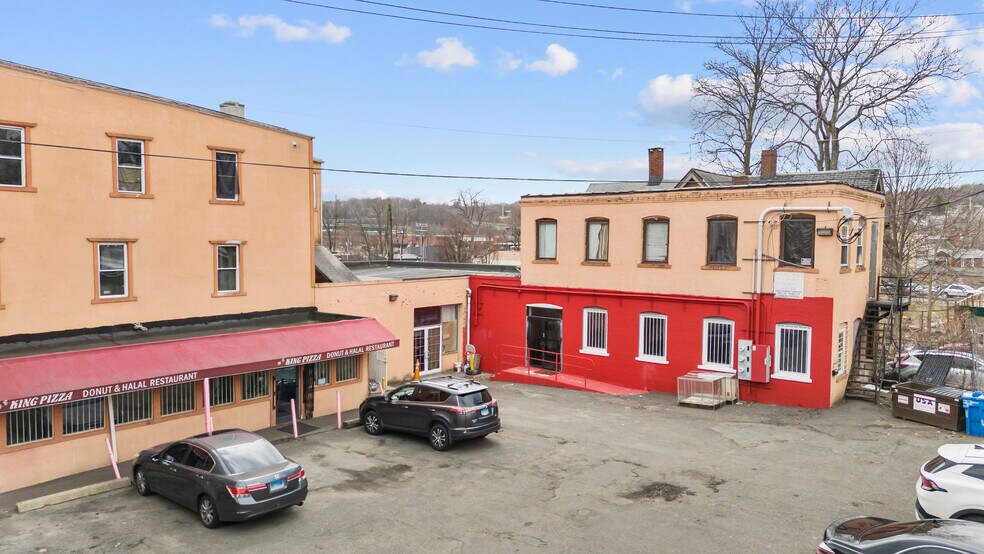 More Photos Of 33 Willow St, Waterbury Apartments For Sale