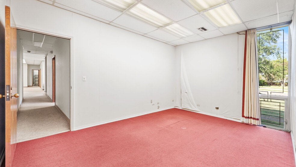 More Photos Of 507 Hickory St, Texarkana Office For Sale