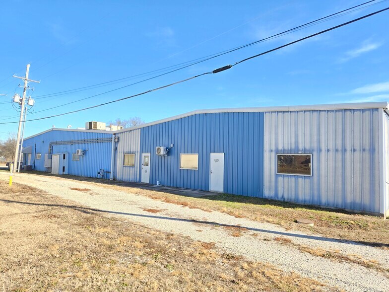 More Photos Of 111 E 5th St, Mound Valley Industrial For Sale