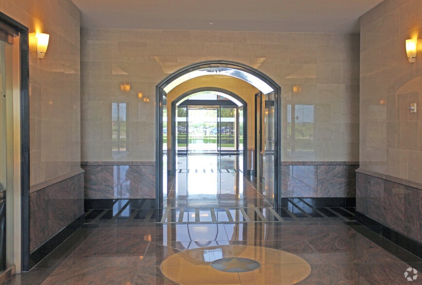 More Photos Of 1755 Wittington Pl, Farmers Branch Office For Lease