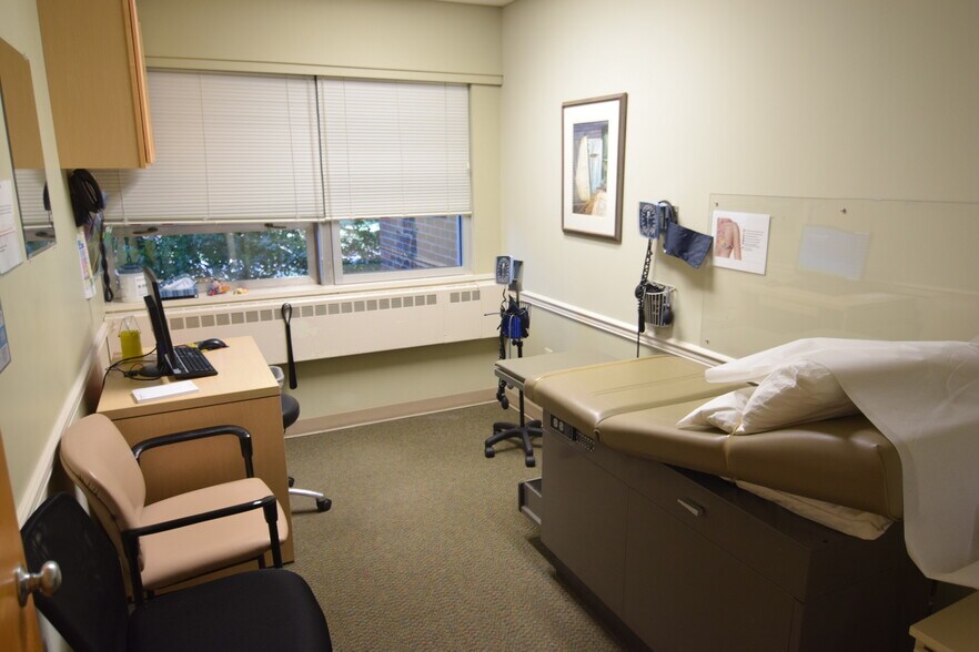 More Photos Of 315 W State St, Doylestown Medical For Sale