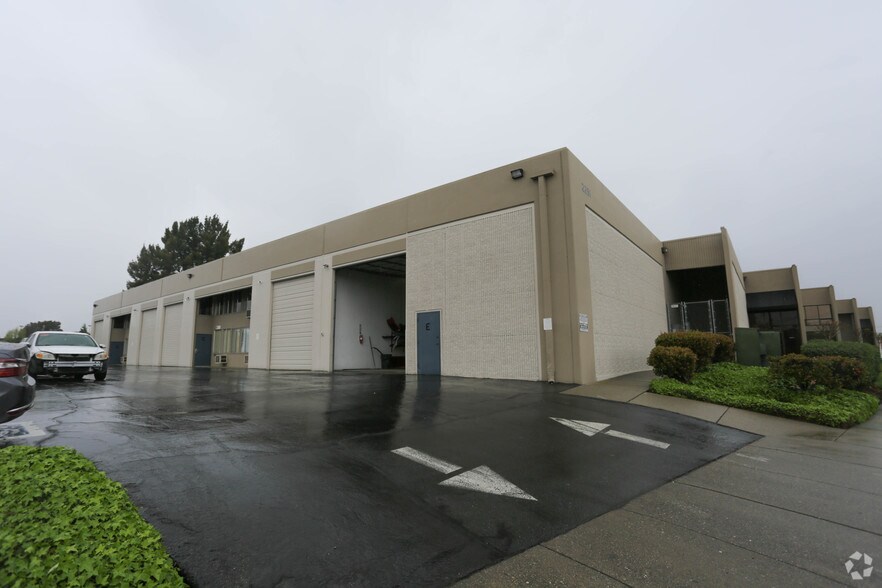 More Photos Of 2291 Via De Mercados, Concord Warehouse For Lease