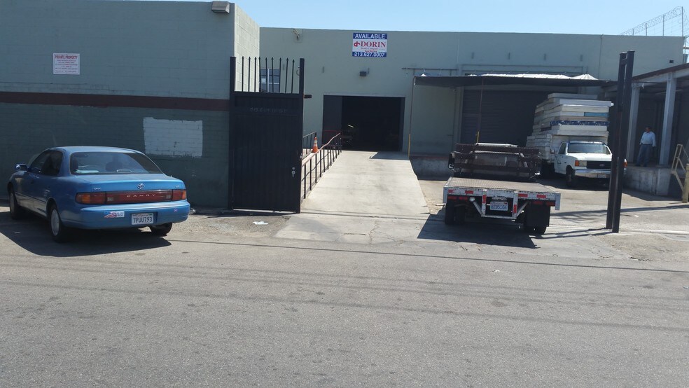 More Photos Of 812 E 59th St, Los Angeles Warehouse For Lease