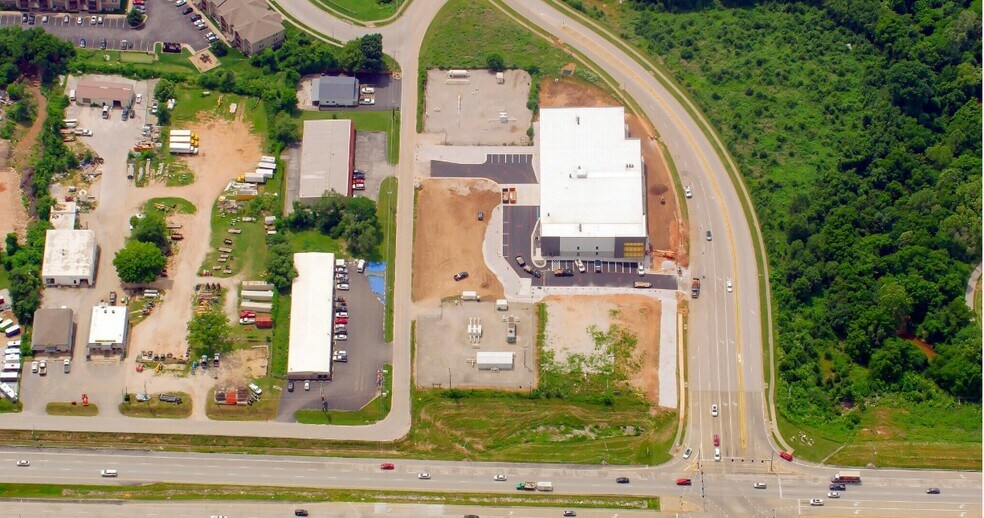 More Photos Of 543 West Old Weaver, Springfield Self Storage For Sale
