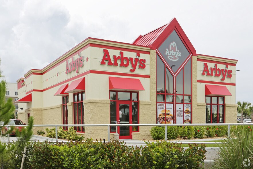 Primary Photo Of 16461 Corporate Commerce Way, Fort Myers Fast Food For Lease