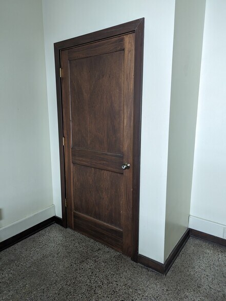 More Photos Of 125 N 4th St, Lafayette Office For Lease