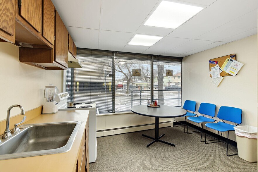 6150 W Fond Du Lac Ave, Milwaukee, WI 53218 Office For Lease