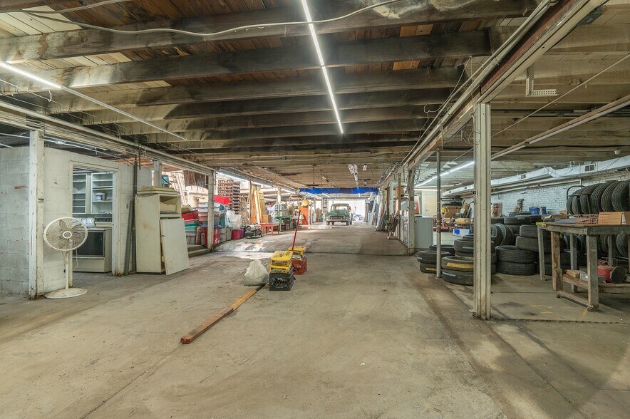 More Photos Of 230 Leverington Ave, Philadelphia Auto Repair For Sale