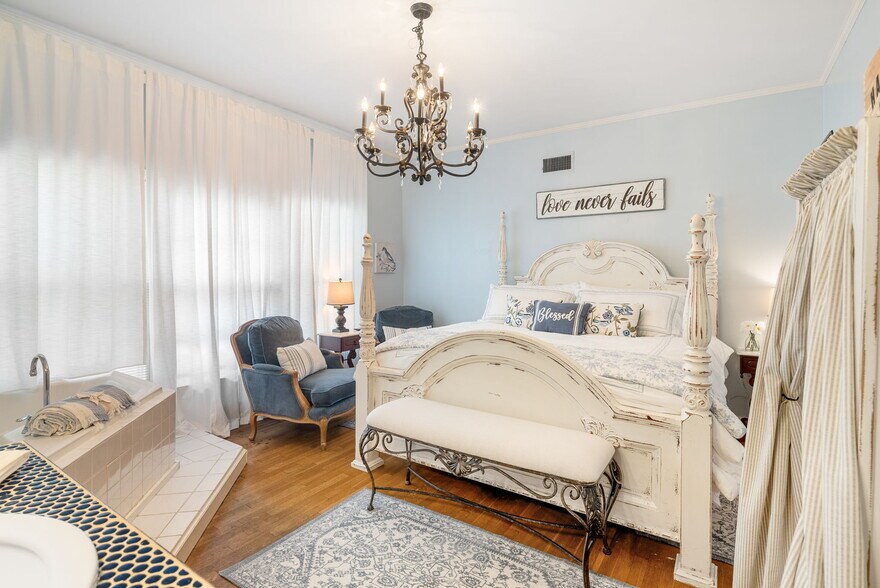 More Photos Of 1320 S Albert Pike Ave, Fort Smith Hospitality For Sale