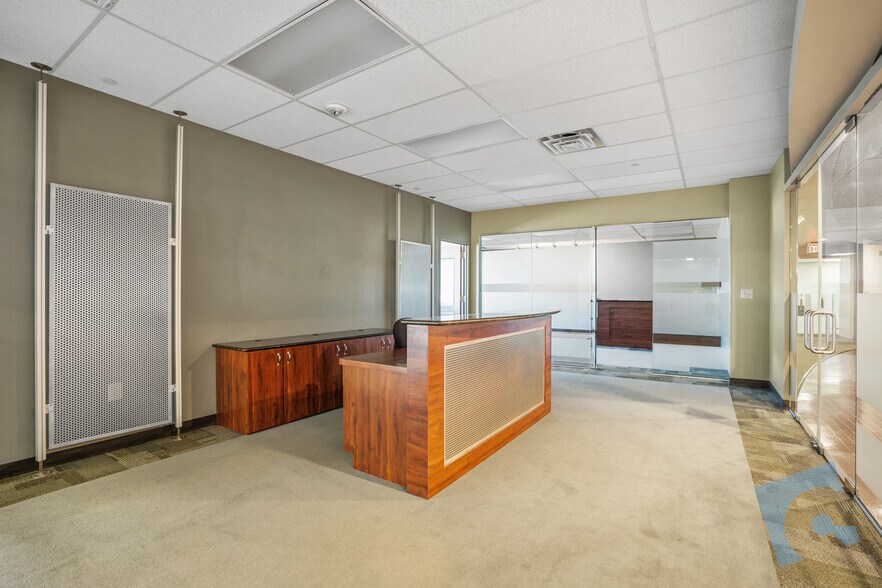More Photos Of 1130 E Arapaho Rd, Richardson Office For Lease