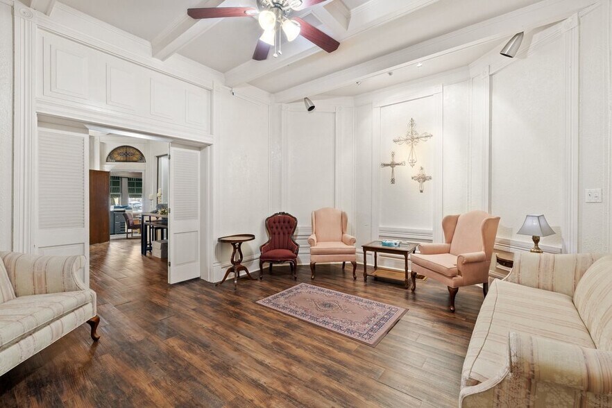 More Photos Of 503 Talbot St, Taylor Funeral Home For Sale