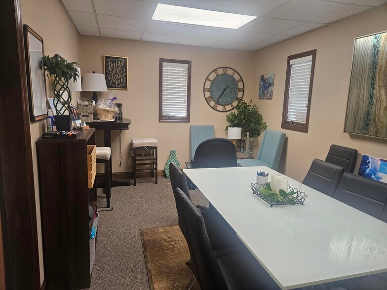 More Photos Of 5154 N 90th St, Omaha Office For Lease