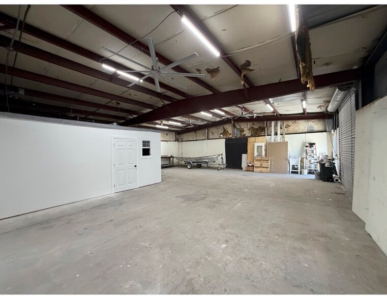 More Photos Of 1030 Aurora Road, Melbourne Warehouse For Lease