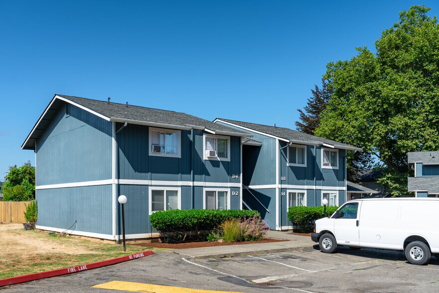 More Photos Of 700 W Maple St, Monroe Apartments For Sale