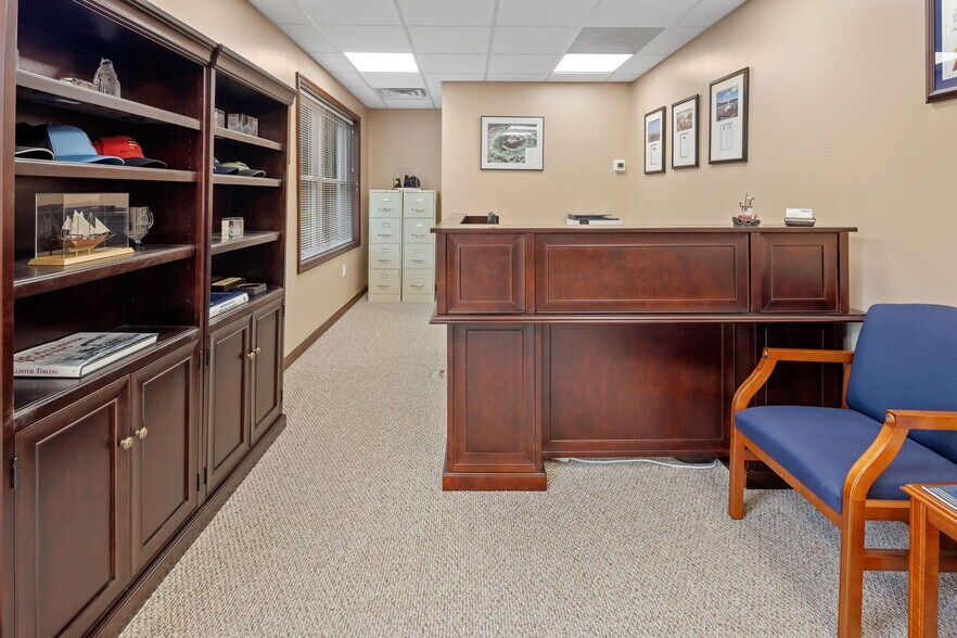 More Photos Of 30 Bolton Ln, West Creek Light Distribution For Sale