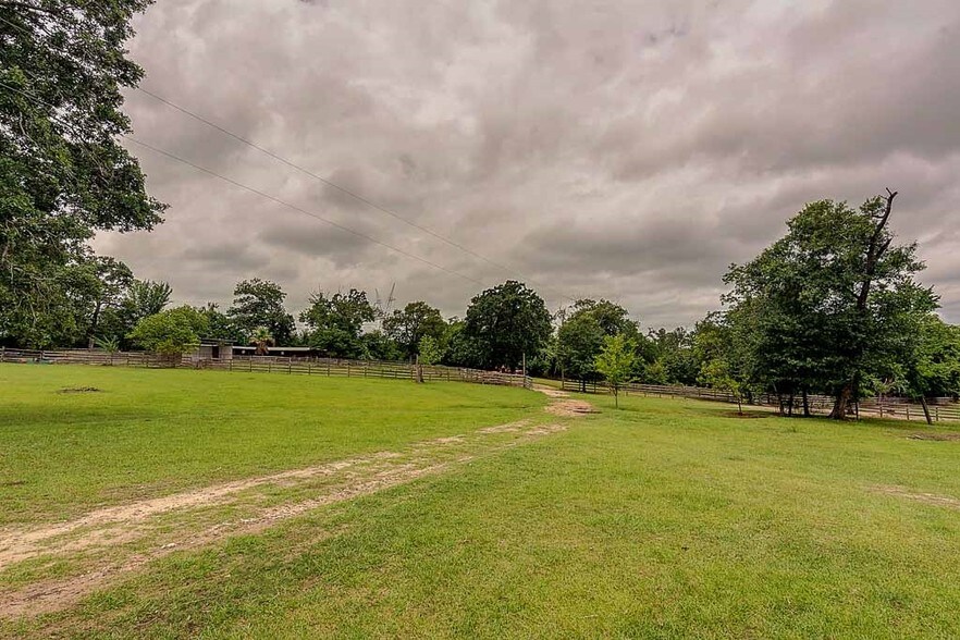 More Photos Of 26298 Hwy 105 W, Montgomery Land For Sale