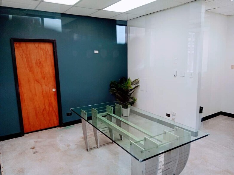 More Photos Of 2121 Market St, Galveston Coworking Space