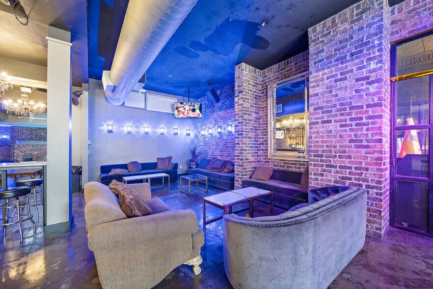 More Photos Of 809 Congress St, Houston Restaurant For Sale