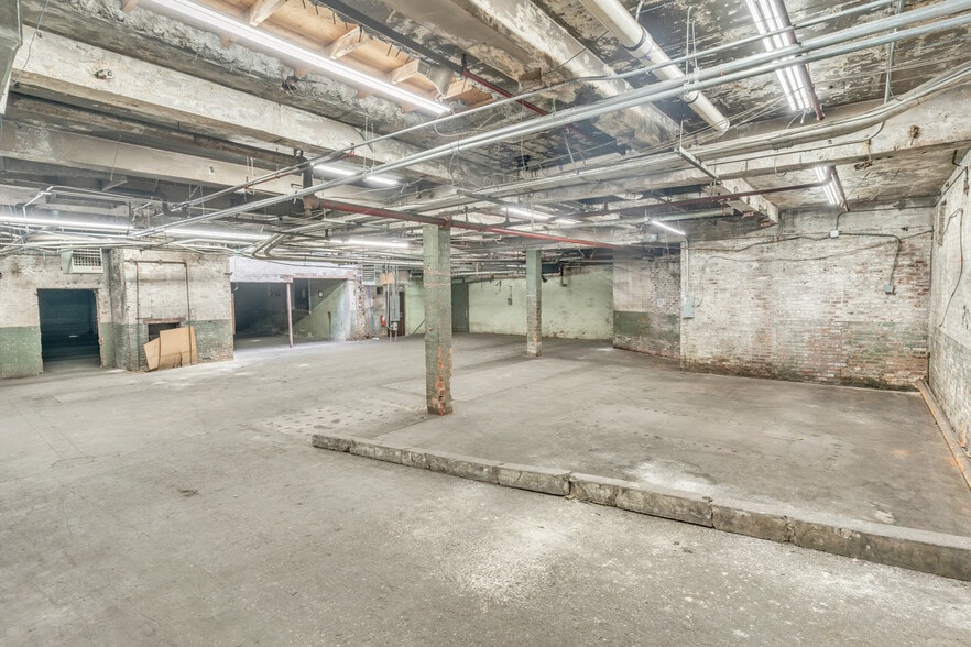 More Photos Of 150 Avenue L, Newark Warehouse For Sale