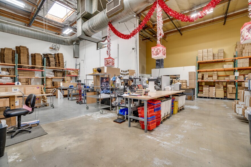 More Photos Of 10941 La Tuna Cyn, Sun Valley Warehouse For Sale