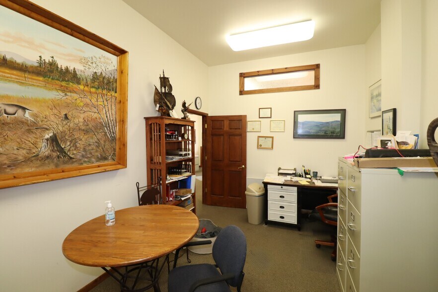 More Photos Of 404 Main St W, Ashland Office For Sale