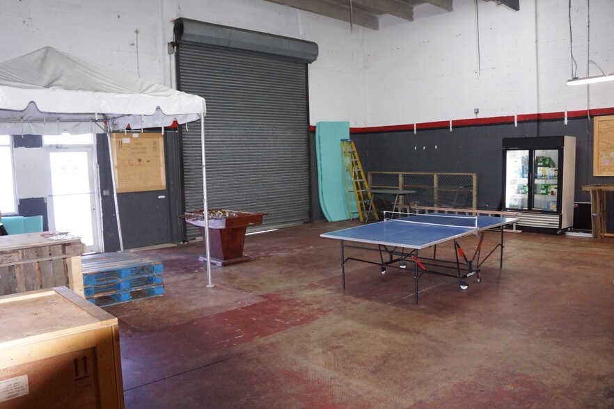 More Photos Of 17401 NW 2nd Ave, Miami Warehouse For Sale
