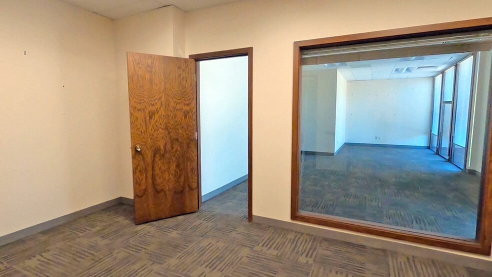 More Photos Of 3380 Tremont Rd, Upper Arlington Office For Sale