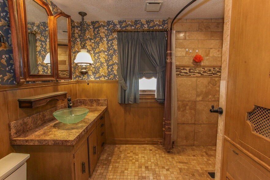 More Photos Of 1201 E 11th Pl, Big Spring Specialty For Sale