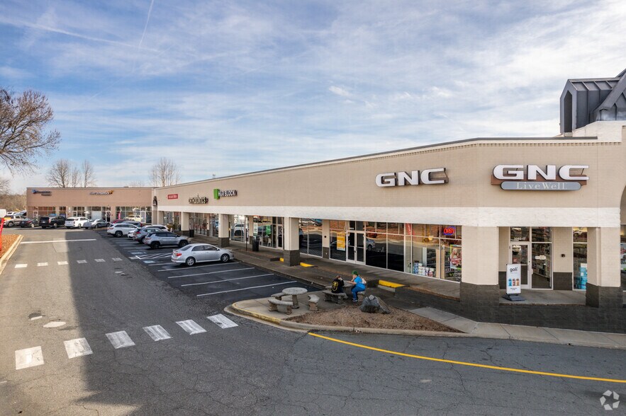 More Photos Of 2924-3036 E Franklin Blvd, Gastonia Unknown For Lease
