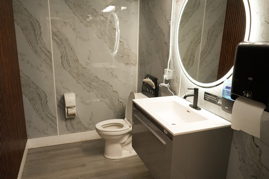 More Photos Of 2733 NW Highway 101, Lincoln City Restaurant For Sale