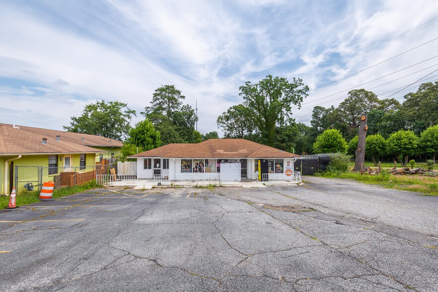 Primary Photo Of 3960 Rockbridge Rd, Stone Mountain Office For Sale