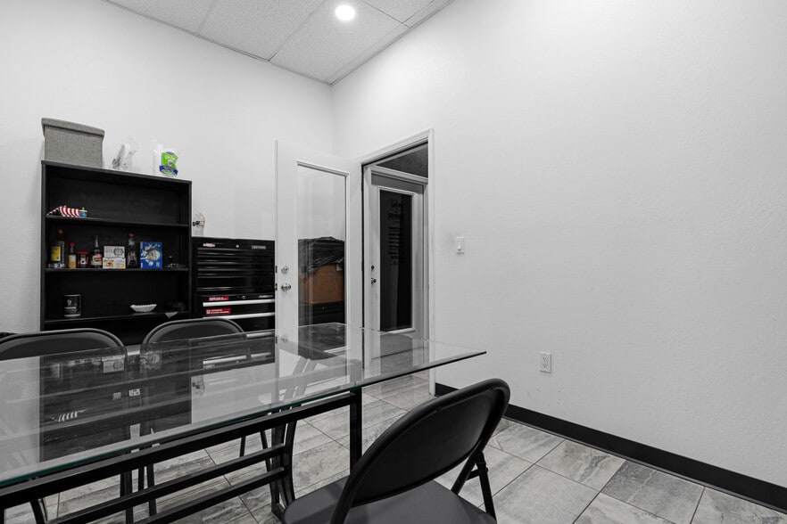 More Photos Of 4105 S Central Ave, Phoenix Freestanding For Sale