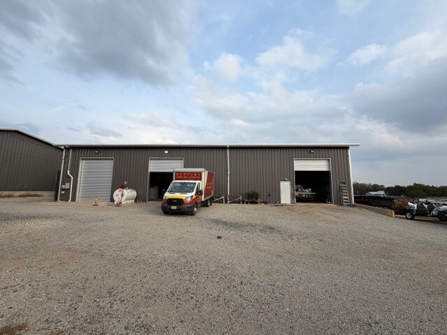 More Photos Of 14707 Fitzhugh Rd, Austin Warehouse For Lease