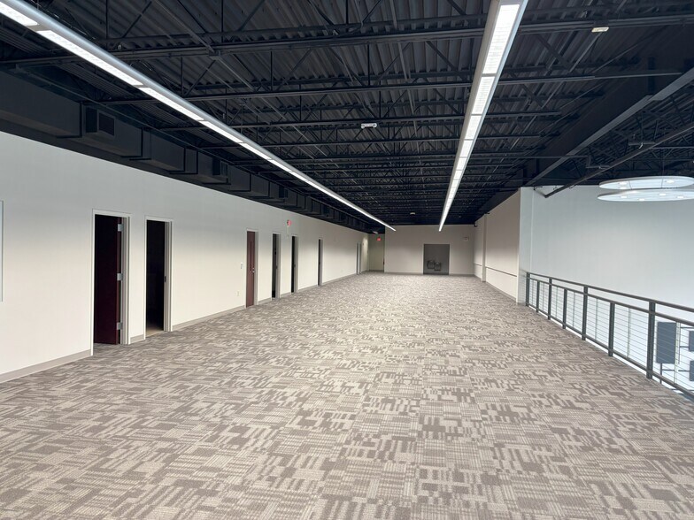 More Photos Of 1330 17th Ave S, Myrtle Beach Showroom For Lease