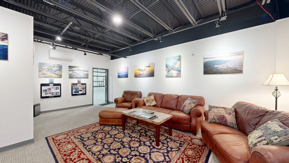 Primary Photo Of 3000 Airport Dr, Erie Light Manufacturing For Sale