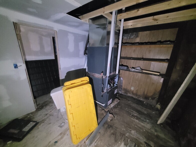 More Photos Of 14907 Livernois Ave, Detroit Flex For Sale